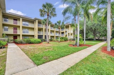 (private lake, pond, coastal) Condo For Sale in Palm Harbor Florida