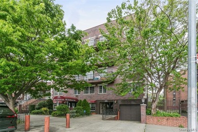 Great Location with Low HOA! Welcome to this beautiful condo in