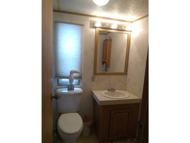 Enjoy easy, affordable Florida living in this charming 2-bedroom - photo 8