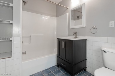 Welcome home to this beautifully updated 2 bedroom, 2 bathroom - photo 33