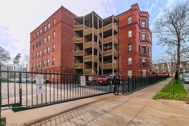 Welcome home to this beautifully updated 2 bedroom, 2 bathroom - photo 37