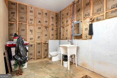 LOCATED WITHIN MINUTES TO THE MURRAY'S COVE BOAT RAMP FOR LAKE - photo 46