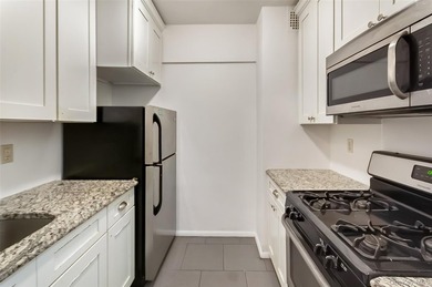 Come see this oversized alcove studio with extremely low - photo 4