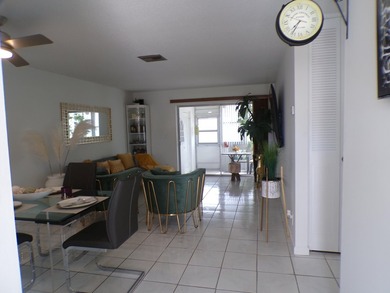 Welcome to this charming villa in Cresthaven Villas Condo 19 - photo 5
