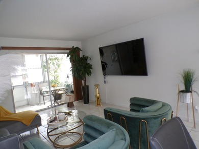 Welcome to this charming villa in Cresthaven Villas Condo 19 - photo 7