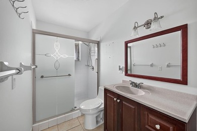 Welcome to this charming villa in Cresthaven Villas Condo 19 - photo 8