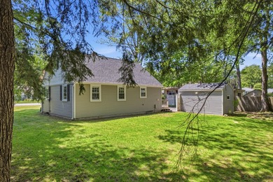 Located in a popular and well-connected neighborhood, this - photo 5
