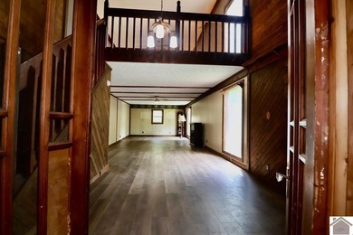 **Unique Lakeside Retreat in Kuttawa!** Discover one of the most - photo 11