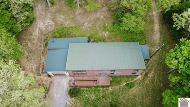 **Unique Lakeside Retreat in Kuttawa!** Discover one of the most - photo 41