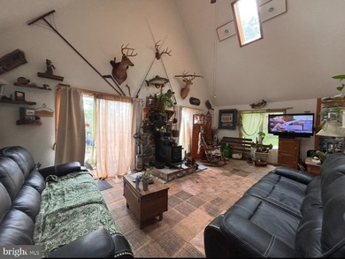 This rustic mountain cabin offers the perfect blend of privacy - photo 11