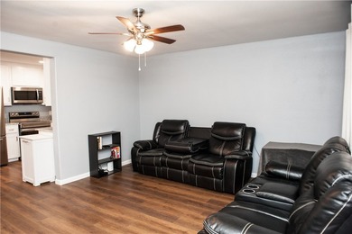 Welcome Home to this beautifully renovated dream home with 1368 - photo 3