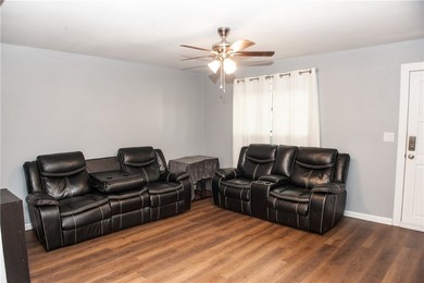 Welcome Home to this beautifully renovated dream home with 1368 - photo 5