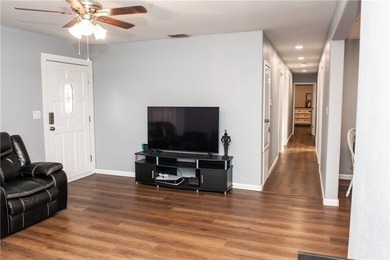 Welcome Home to this beautifully renovated dream home with 1368 - photo 6