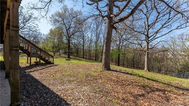Welcome home to this spacious and beautifully updated 5-bedroom - photo 27