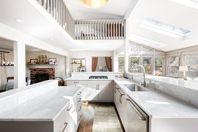 Beautifully renovated home in the desirable waterfront community - photo 6