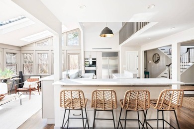 Beautifully renovated home in the desirable waterfront community - photo 7
