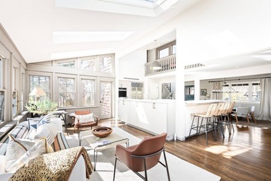 Beautifully renovated home in the desirable waterfront community - photo 10