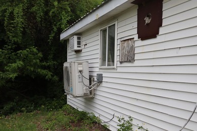 Welcome to this well-maintained in-town manufactured home - photo 4