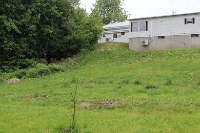 Welcome to this well-maintained in-town manufactured home - photo 7