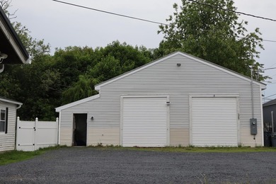 Welcome to this well-maintained in-town manufactured home - photo 10