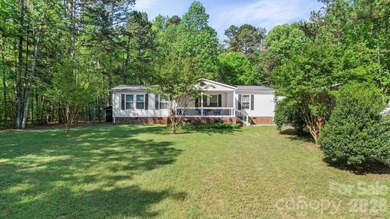 COUNTRY CHARM, CITY CONVENIENCE! If privacy is what you're - photo 2