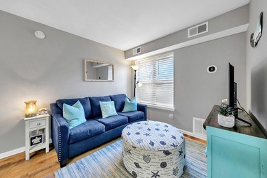 Location, Location, Location! Great opportunity to own a - photo 3