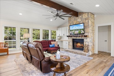 LAKE FRONT LAKE HOUSE on DEEP WATER!! Welcome to 3818 Mambrino - photo 3
