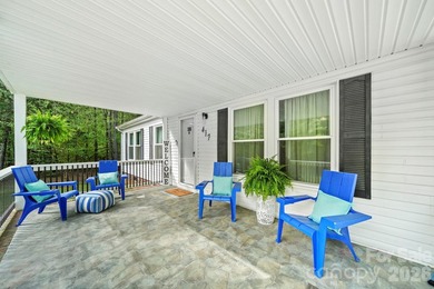 COUNTRY CHARM, CITY CONVENIENCE! If privacy is what you're - photo 4