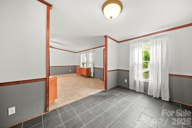 COUNTRY CHARM, CITY CONVENIENCE! If privacy is what you're - photo 6