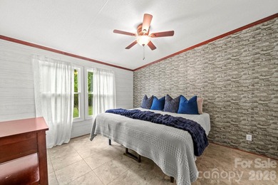 COUNTRY CHARM, CITY CONVENIENCE! If privacy is what you're - photo 7