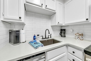 Location, Location, Location! Great opportunity to own a - photo 10