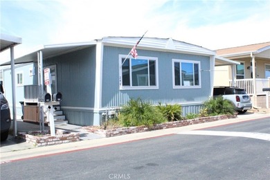 Seller is highly motivated! Perfectly positioned in the - photo 1