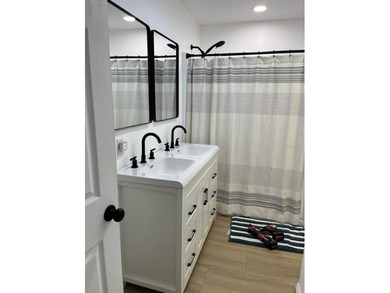 Discover the perfect blend of comfort, privacy, and versatility - photo 15