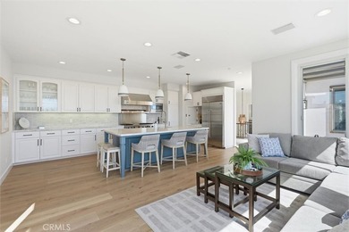 LOCATED JUST FOUR HOUSES FROM THE STRAND, this beautifully - photo 15