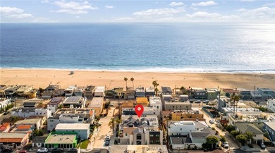 LOCATED JUST FOUR HOUSES FROM THE STRAND, this beautifully - photo 36