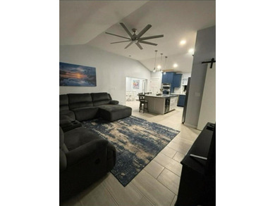 Beautifully renovated 3-bedroom, 2-bathroom home in desirable - photo 2