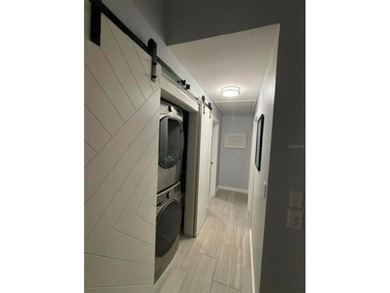 Beautifully renovated 3-bedroom, 2-bathroom home in desirable - photo 6