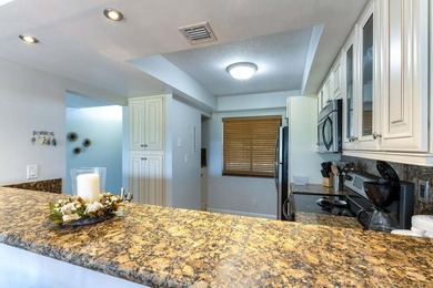 Beautiful furnished 2 bedroom 2 bath unit with open kitchen and - photo 12