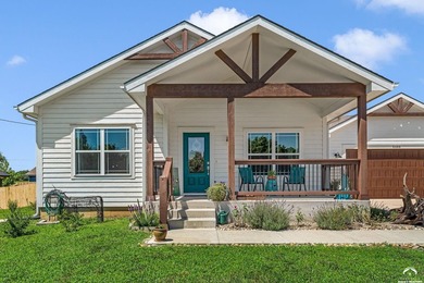 A beautifully designed ranch home located on a spacious lot in - photo 4