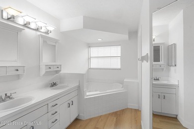 Perfectly landscaped and exterior freshly painted located in a - photo 19