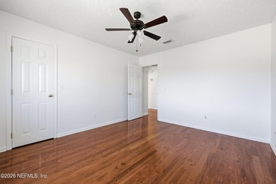 MAIN HOUSE + GUEST HOUSE - Perfect for multigenerational living - photo 25