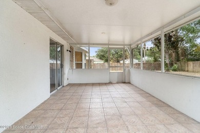 Perfectly landscaped and exterior freshly painted located in a - photo 36