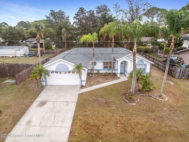 Perfectly landscaped and exterior freshly painted located in a - photo 43