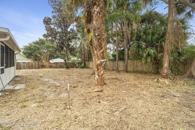 Perfectly landscaped and exterior freshly painted located in a - photo 48