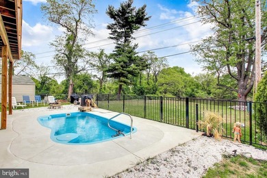 MOTIVATED SELLER; Modern waterfront living meets everyday - photo 7