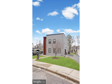 MOTIVATED SELLER; Modern waterfront living meets everyday - photo 8
