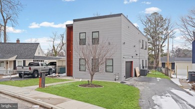 MOTIVATED SELLER; Modern waterfront living meets everyday - photo 10