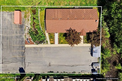 Excellent mixed-use investment opportunity featuring a - photo 8