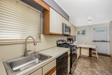 Live, Play And Commute **Bay Terrace Vicinity** *ORIGINALLY A - photo 12