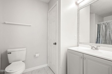 Fabulous features set this Brookshire model apart! This end-unit - photo 17